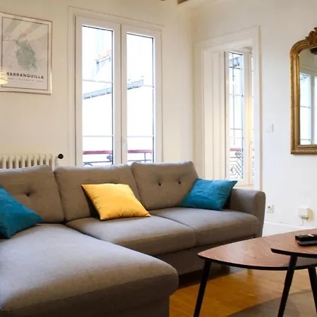 Apartment Charming Near Montmartre Paris